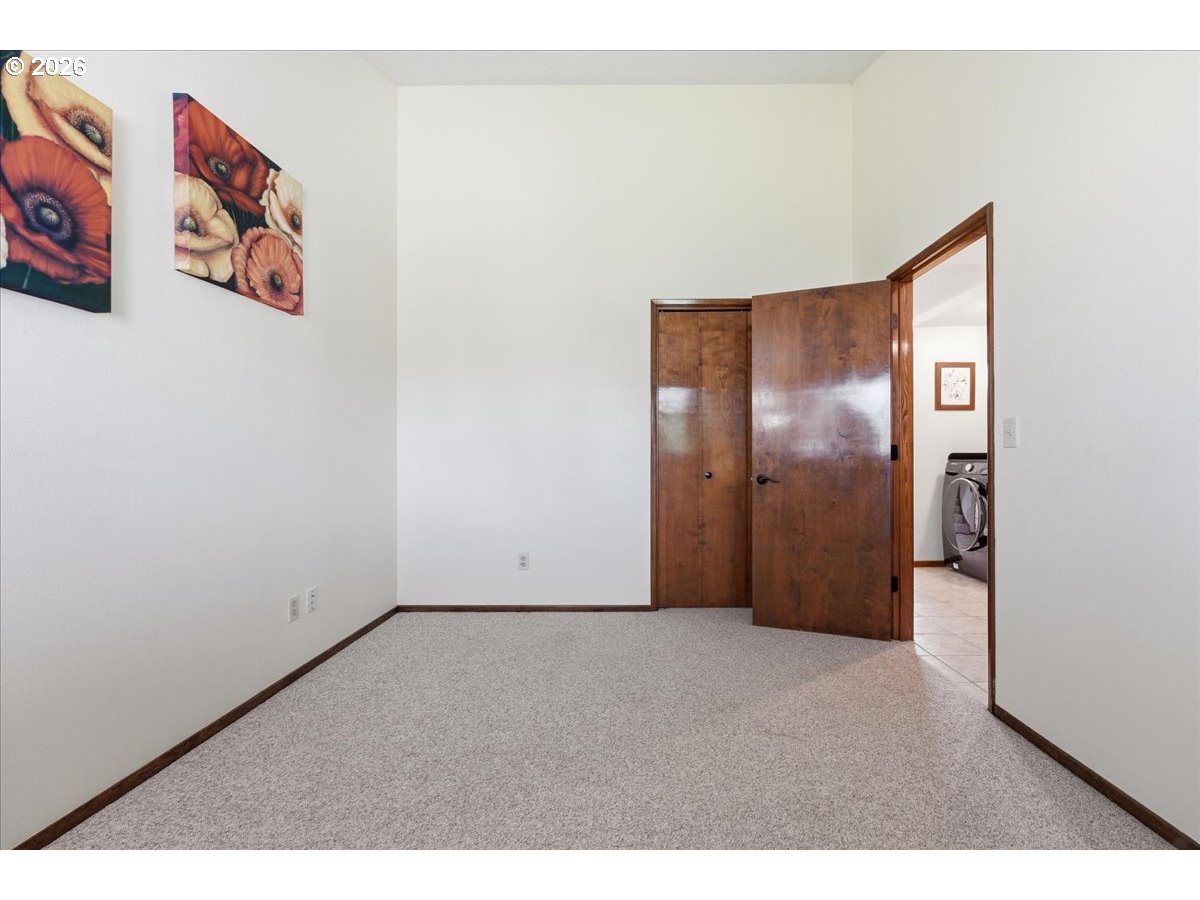 4094 5th Street Hubbard, OR 97032 - Photo 18 of 47