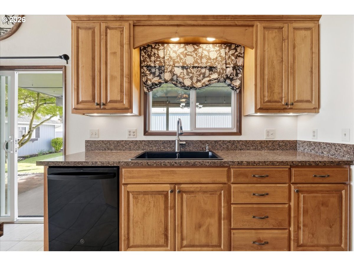 4094 5th Street Hubbard, OR 97032 - Photo 27 of 47