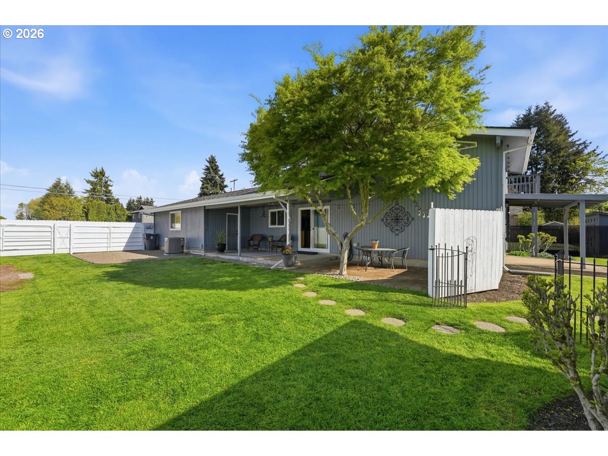 4094 5th Street Hubbard, OR 97032 - Photo 5 of 47