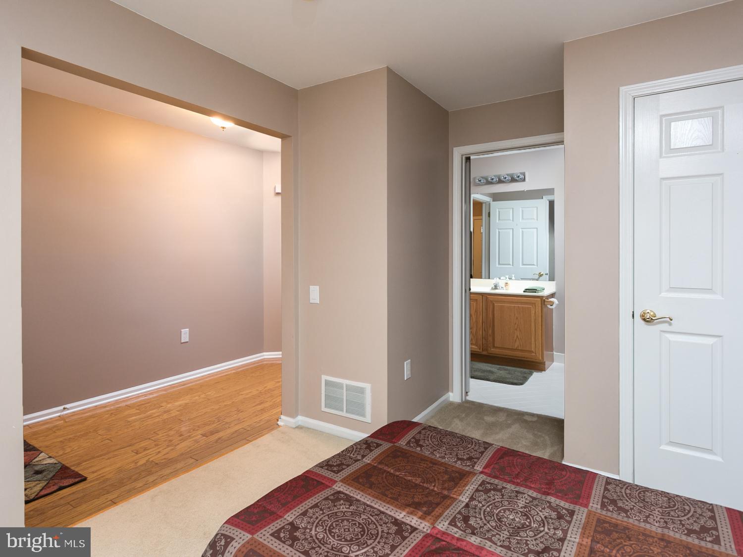 21 Brecht Road Hamilton, NJ 08690 - Photo 8 of 31