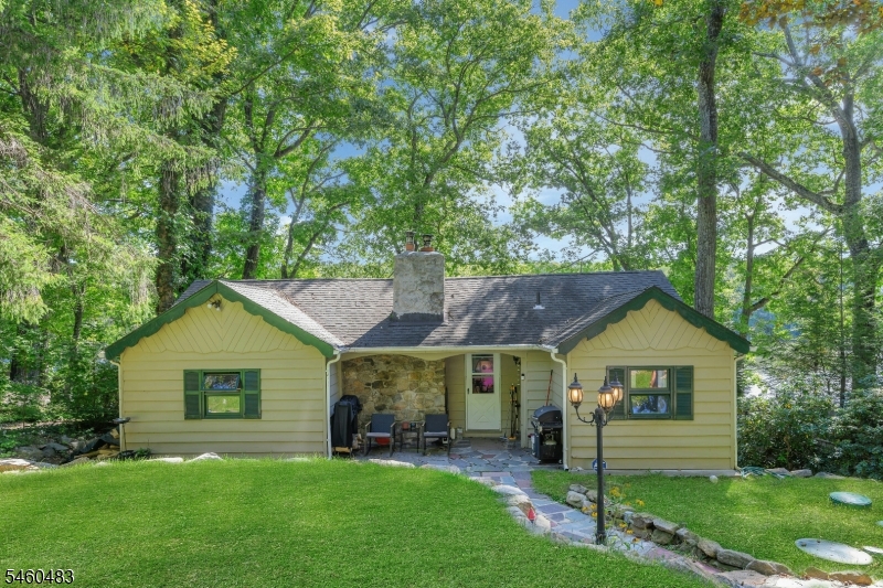 49 Lake Shore Road West Stockholm, NJ 07460 - Photo 1 of 31 Gallery Image 1
