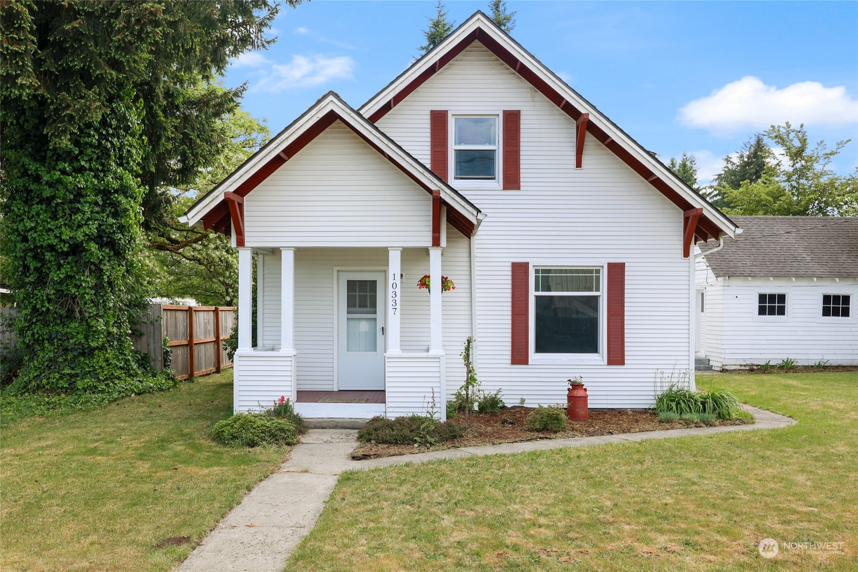 10337 184th Avenue Southwest Rochester, WA 98579 - Photo 2 of 32 a front view of a house with a yard