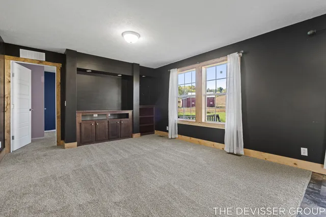 $750,000 | 2859 125th Avenue, Allegan, MI 49010