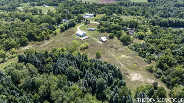 $750,000 | 2859 125th Avenue, Allegan, MI 49010