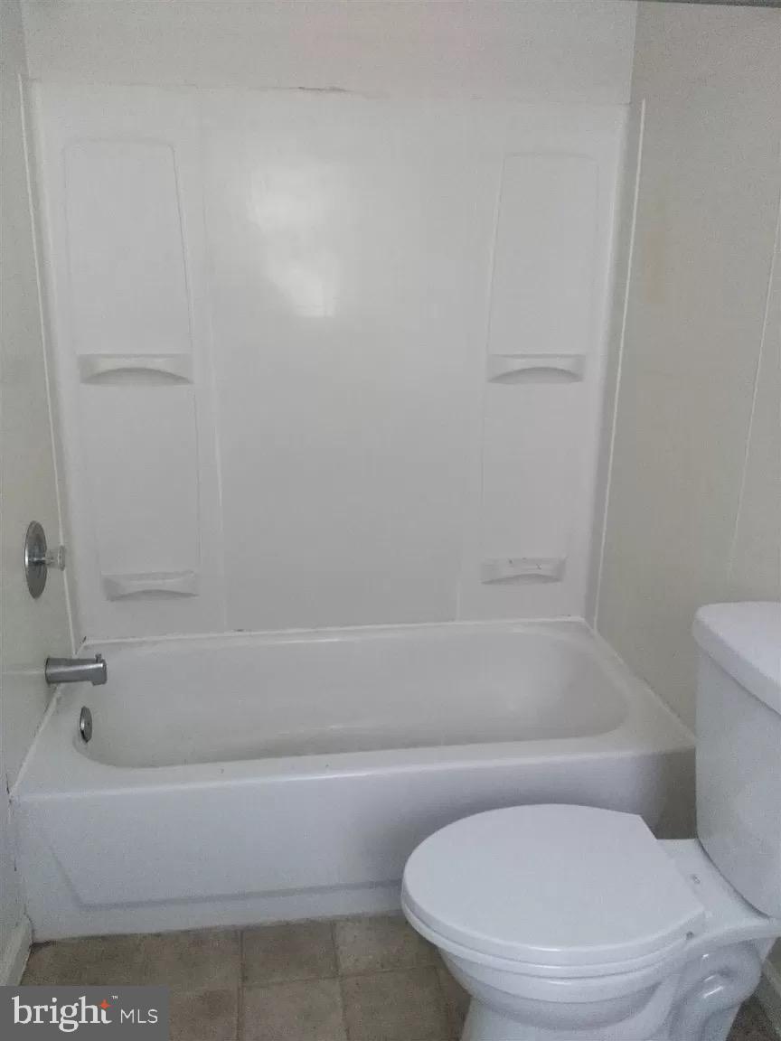 4021 Falls Road Baltimore, MD 21211 - Photo 32 of 32 Photo prior to tenant