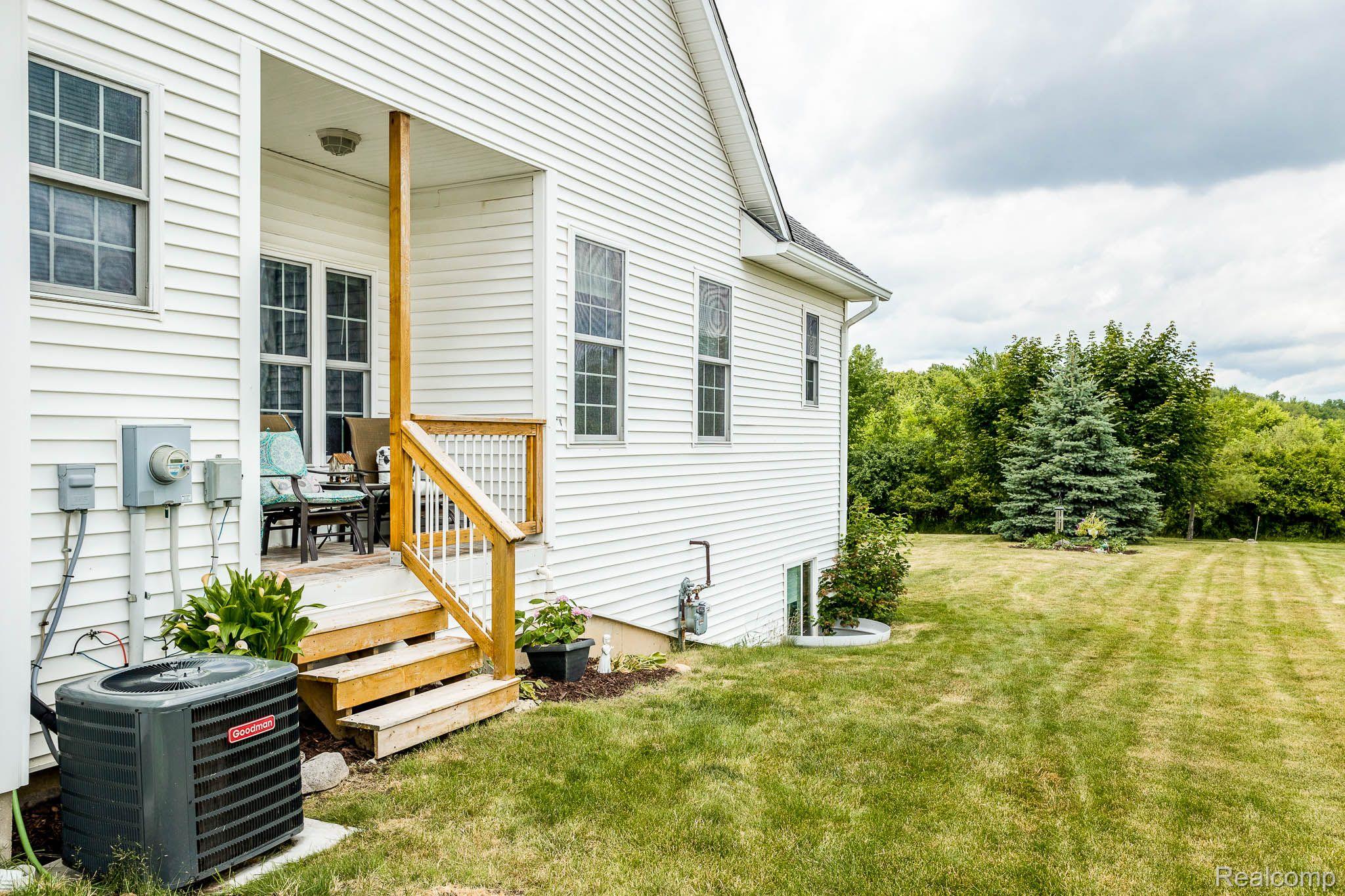 4110 Neuman Road St. Clair, MI 48079 - Photo 10 of 79 Gallery Image 10