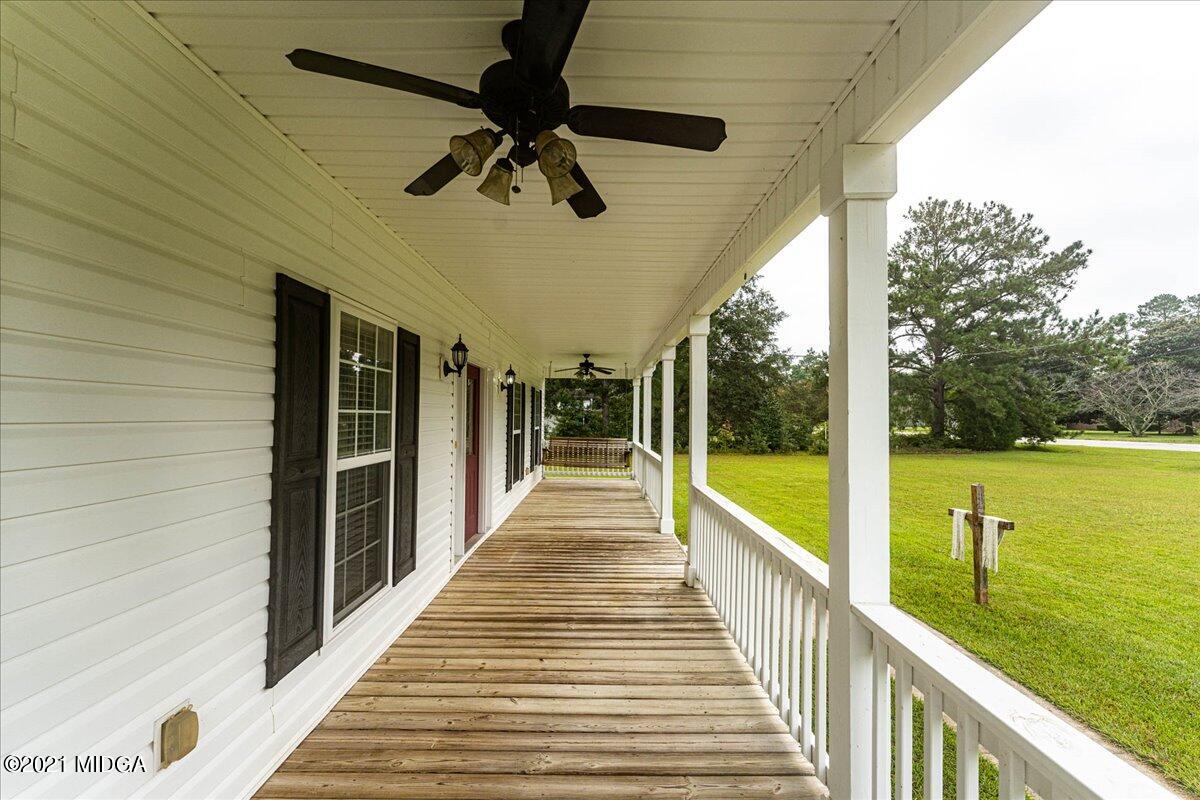 7455 Columbus Road Lizella, GA 31052 - Photo 5 of 32 a view of a balcony