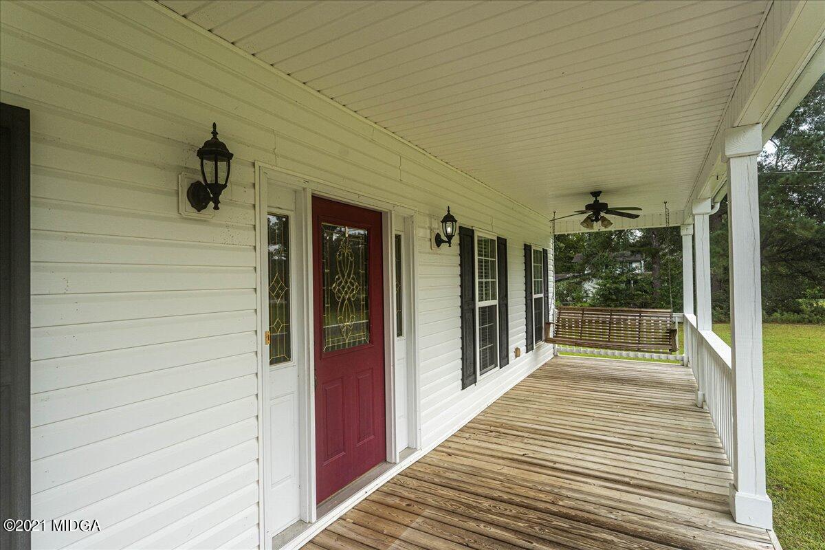 7455 Columbus Road Lizella, GA 31052 - Photo 6 of 32 a view of a balcony