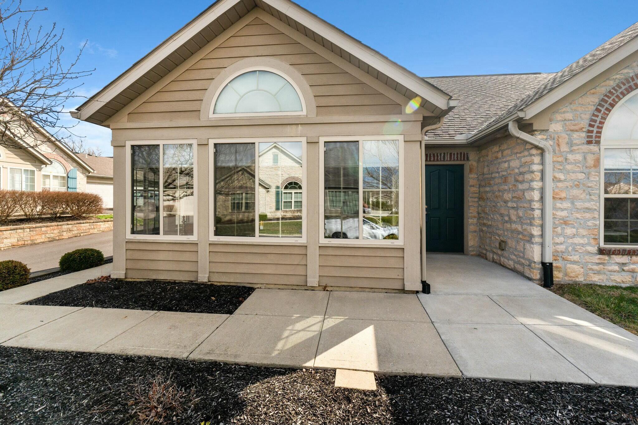 223 Stonegate Loop Pataskala, OH 43062 - Photo 4 of 61 Front