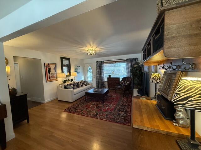 928 North 40th Street Manitowoc, WI 54220 - Photo 10 of 45 IMG_2409