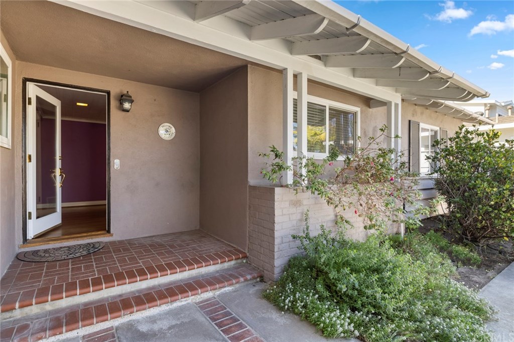 1833 Highland Drive Newport Beach, CA 92660 - Photo 2 of 22