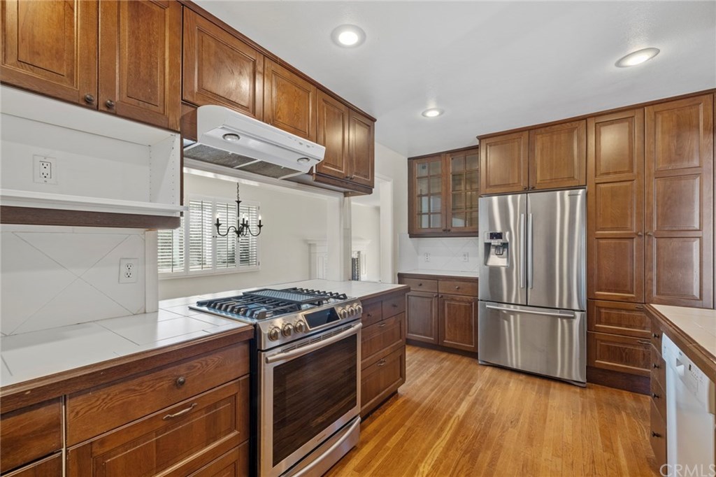 1833 Highland Drive Newport Beach, CA 92660 - Photo 9 of 22