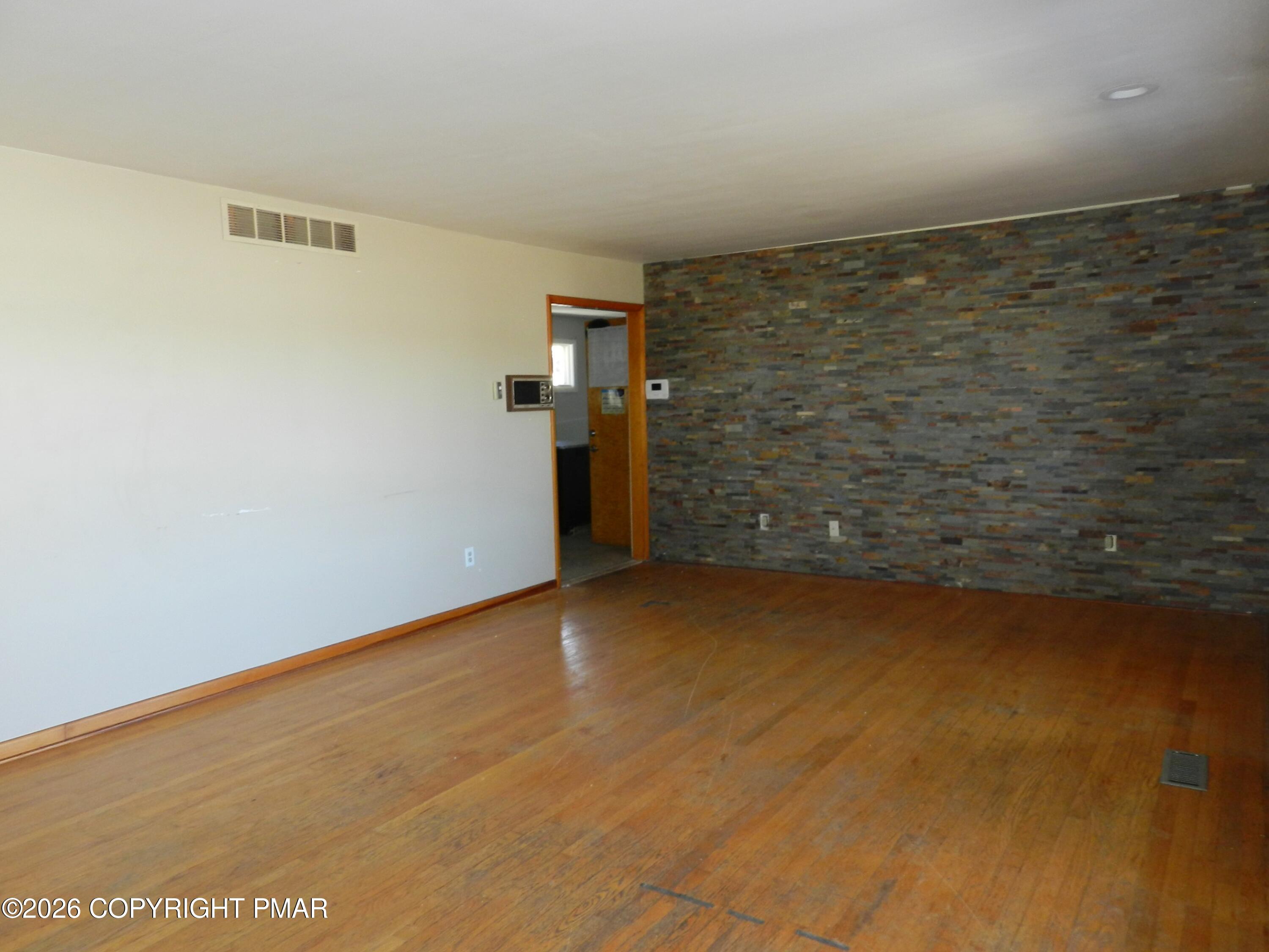 1055 Pine Tree Drive Slatington, PA 18080 - Photo 14 of 38 a view of room