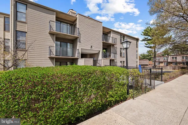 $165,000 | 112 Duvall Lane, Unit 302, Gaithersburg, MD 20877