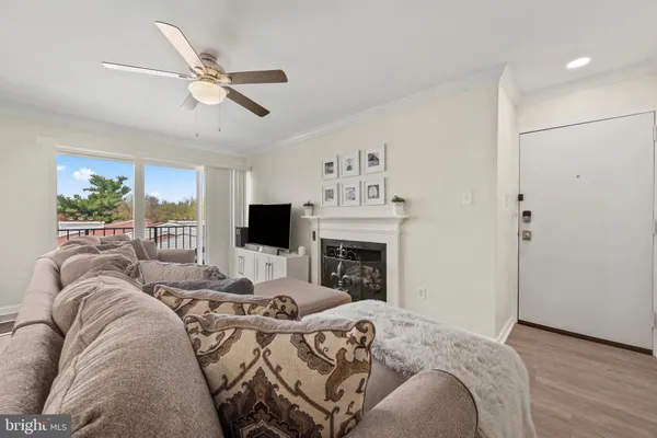 $165,000 | 112 Duvall Lane, Unit 302, Gaithersburg, MD 20877