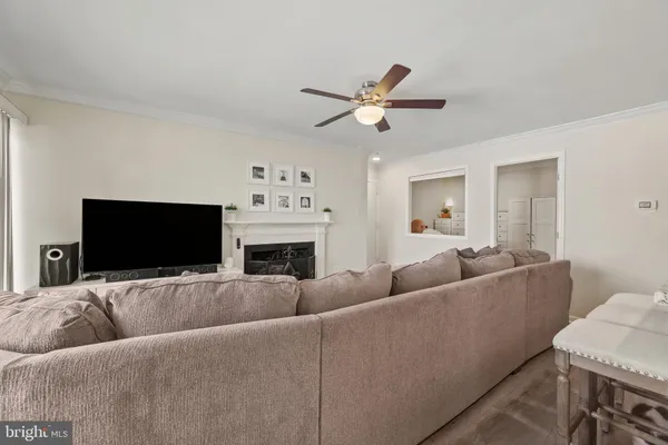 $165,000 | 112 Duvall Lane, Unit 302, Gaithersburg, MD 20877