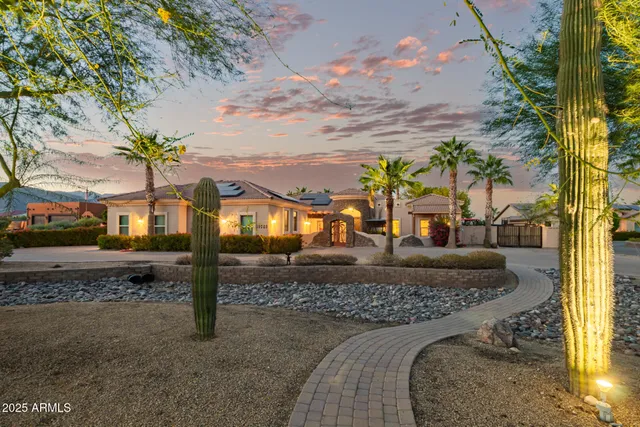 a view of a yard in front of the house