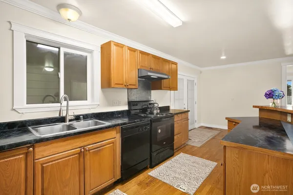 $719,000 | 1520 South Bennett Street, Seattle, WA 98108