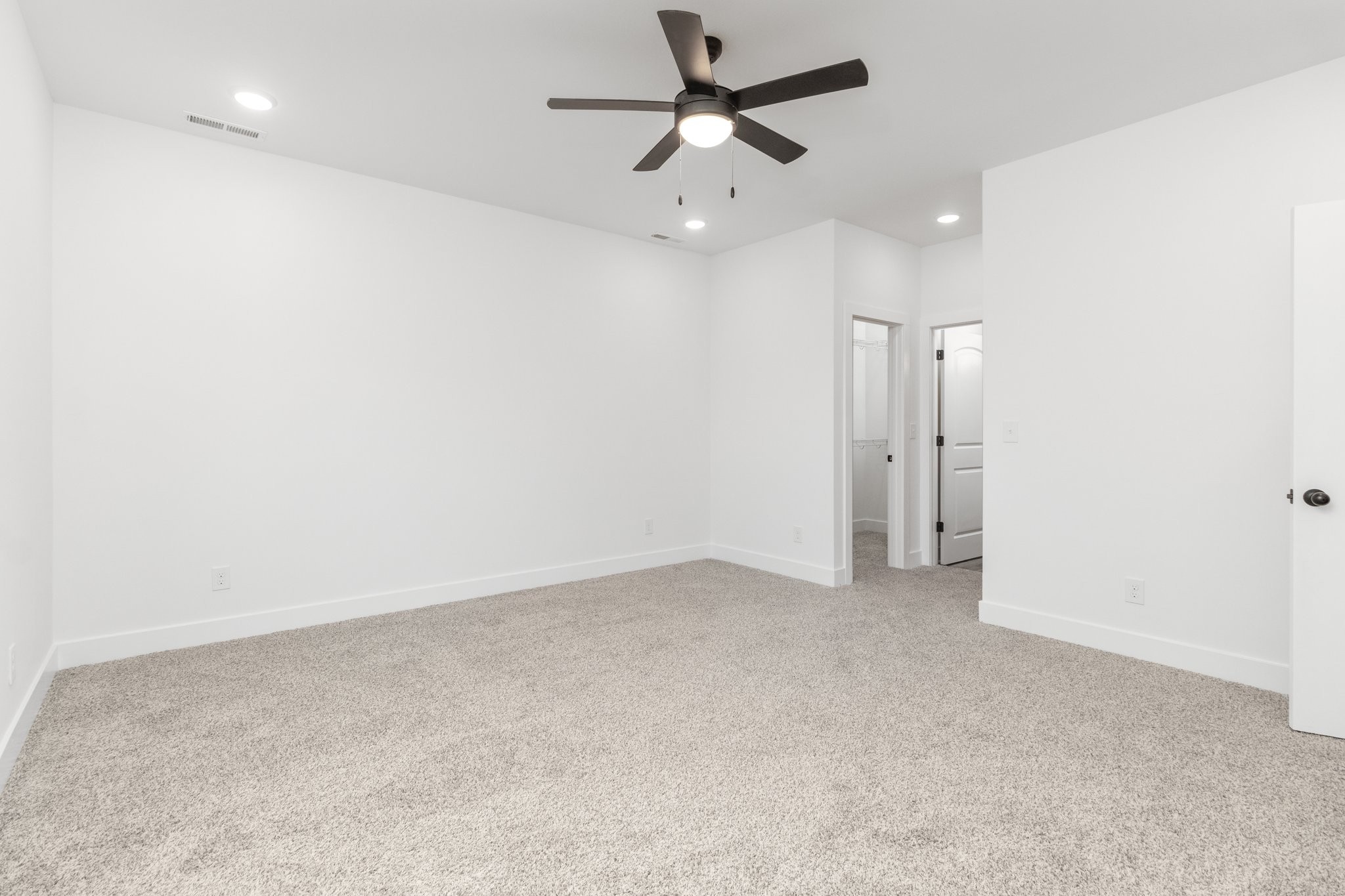 297 Wayne Hall Road Clarksville, TN 37040 - Photo 24 of 35 an empty room with fan and a ceiling fan