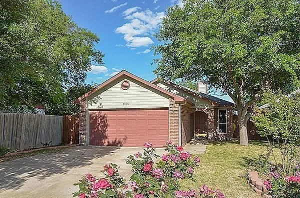 $2,200 | 3112 Fairfield Drive, Grand Prairie, TX 75052