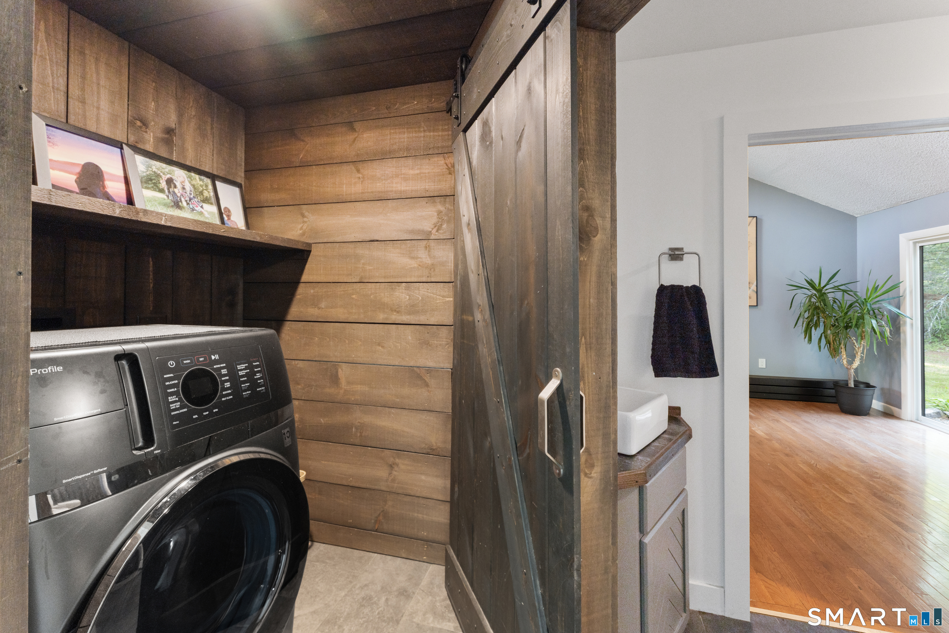 564 Hubbard Road Killingly, CT 06239 - Photo 13 of 40