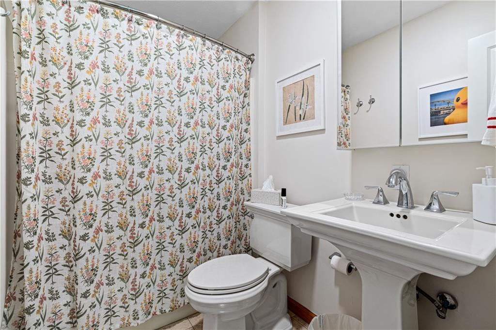 162 Old English Road Pittsburgh, PA 15237 - Photo 17 of 25 Gallery Image 17