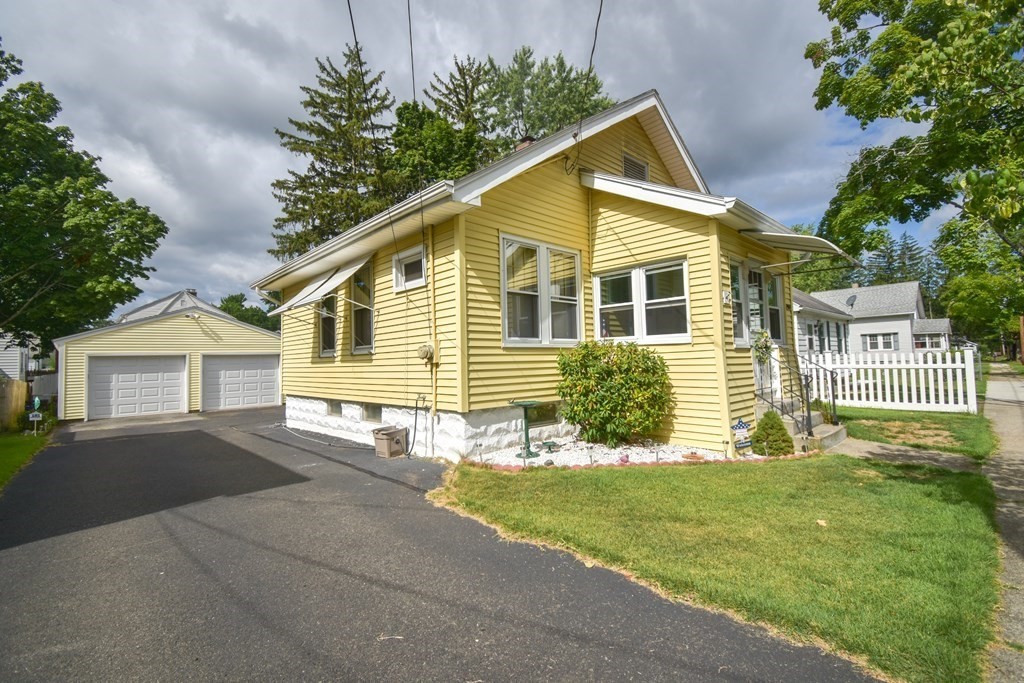 190 Arthur Street Springfield, MA 01104 - Photo 3 of 36