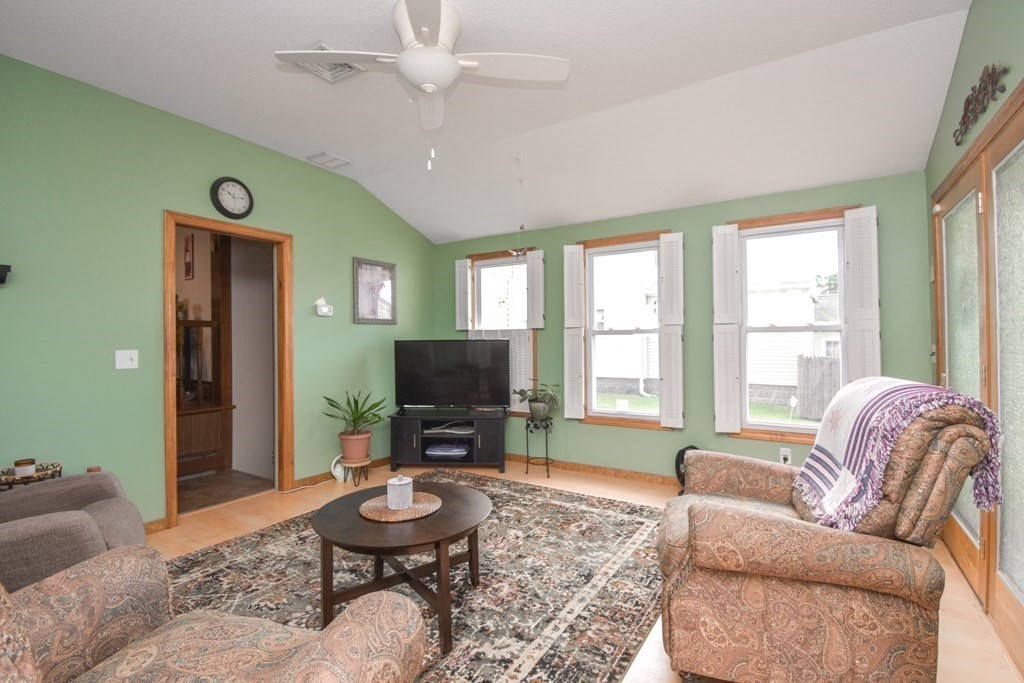 190 Arthur Street Springfield, MA 01104 - Photo 8 of 36