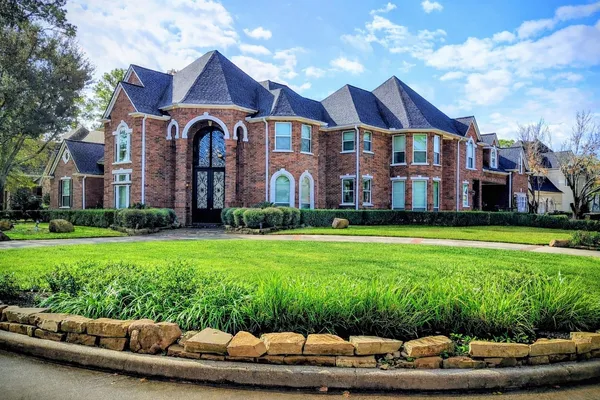 $865,000 | 13707 Springmint Drive, Cypress, TX 77429