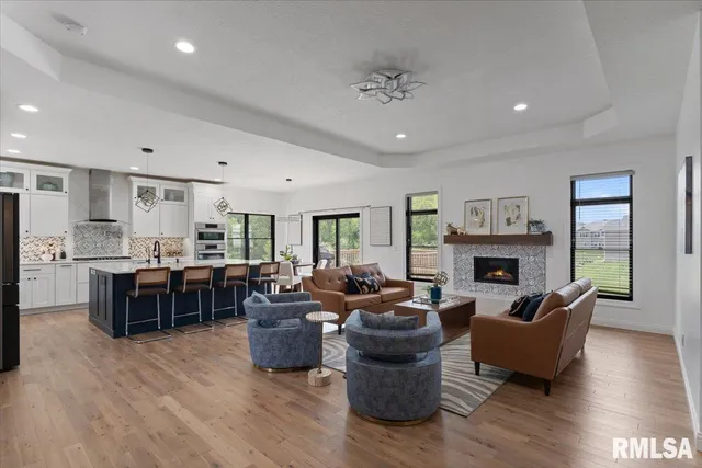 $3,800 | 6817 Timber Court, Bettendorf, IA 52722