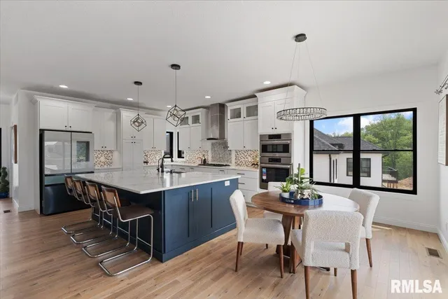 $3,800 | 6817 Timber Court, Bettendorf, IA 52722