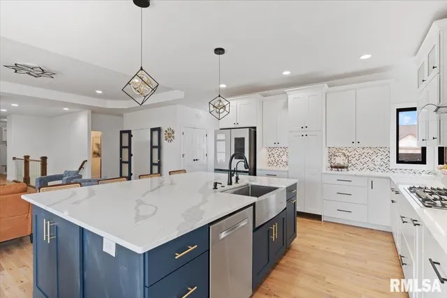 $3,800 | 6817 Timber Court, Bettendorf, IA 52722