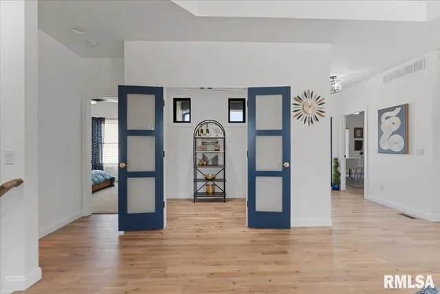 $3,800 | 6817 Timber Court, Bettendorf, IA 52722