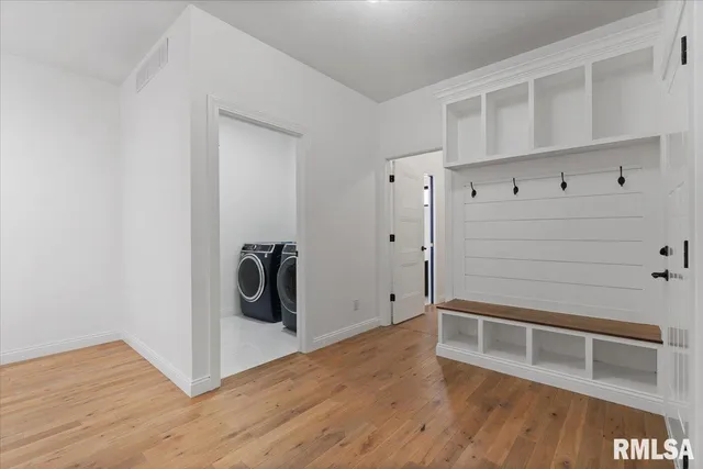 $3,800 | 6817 Timber Court, Bettendorf, IA 52722