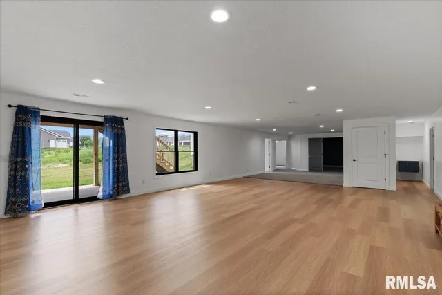 $3,800 | 6817 Timber Court, Bettendorf, IA 52722