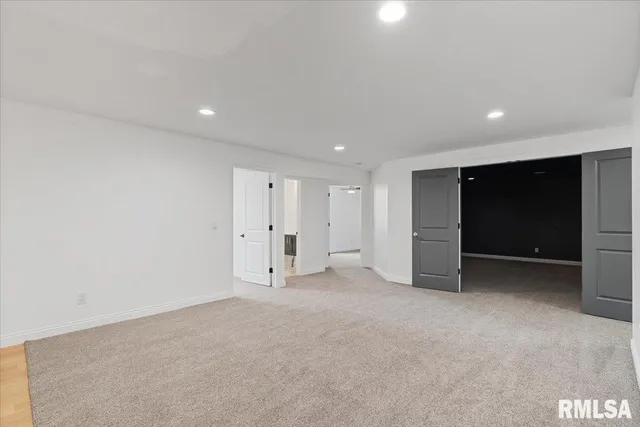 $3,800 | 6817 Timber Court, Bettendorf, IA 52722