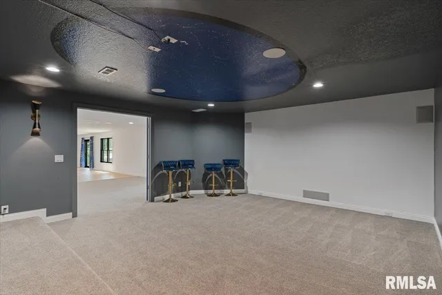 $3,800 | 6817 Timber Court, Bettendorf, IA 52722