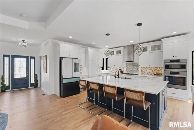 $3,800 | 6817 Timber Court, Bettendorf, IA 52722