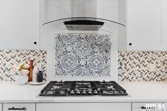 $3,800 | 6817 Timber Court, Bettendorf, IA 52722