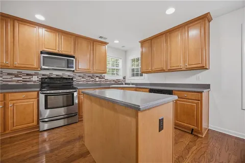 $425,000 | 910 Park Knoll Court Northeast, Lawrenceville, GA 30043