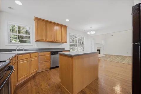 $425,000 | 910 Park Knoll Court Northeast, Lawrenceville, GA 30043