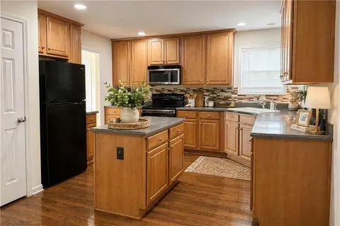 $430,000 | 910 Park Knoll Court Northeast, Lawrenceville, GA 30043