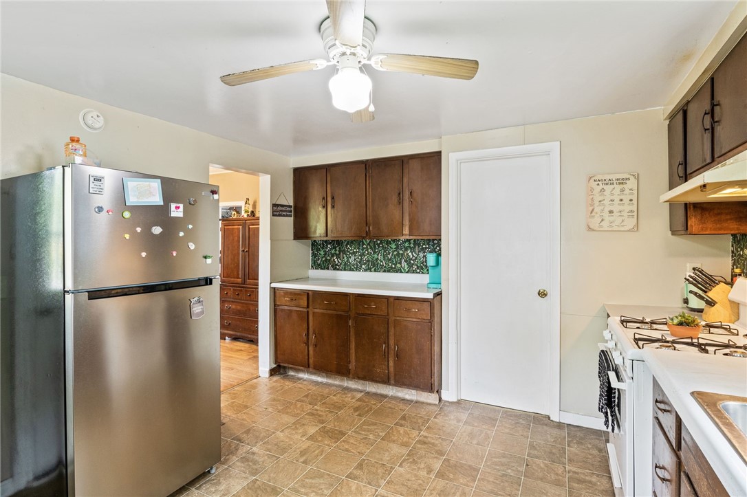 10 Clinton Street Bergen, NY 14416 - Photo 14 of 27