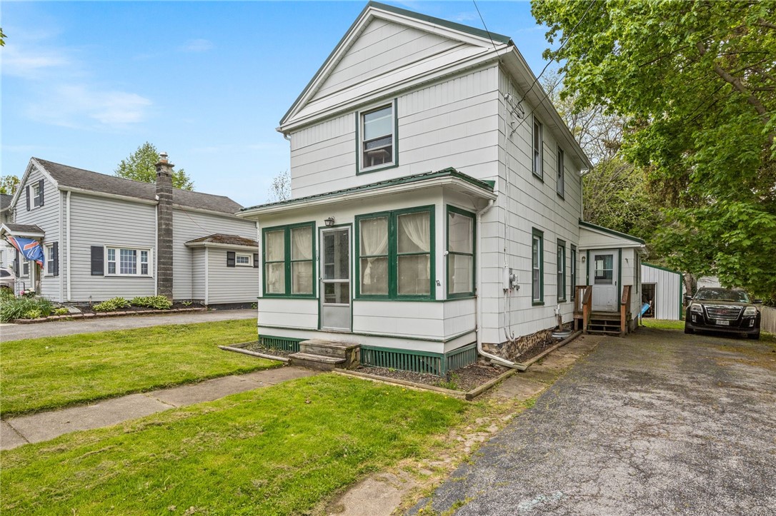 10 Clinton Street Bergen, NY 14416 - Photo 3 of 27