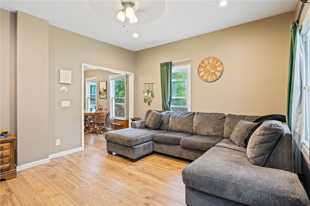 10 Clinton Street Bergen, NY 14416 - Photo 5 of 27