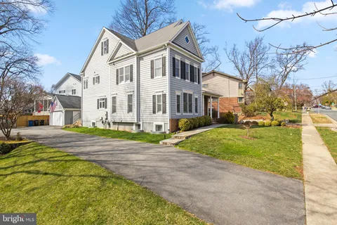 $1,798,000 | 9204 Lindale Drive, Bethesda, MD 20817
