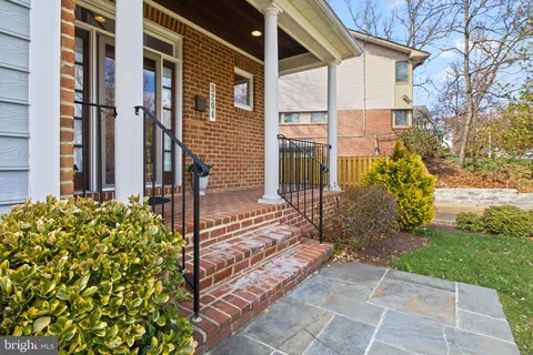 $1,798,000 | 9204 Lindale Drive, Bethesda, MD 20817
