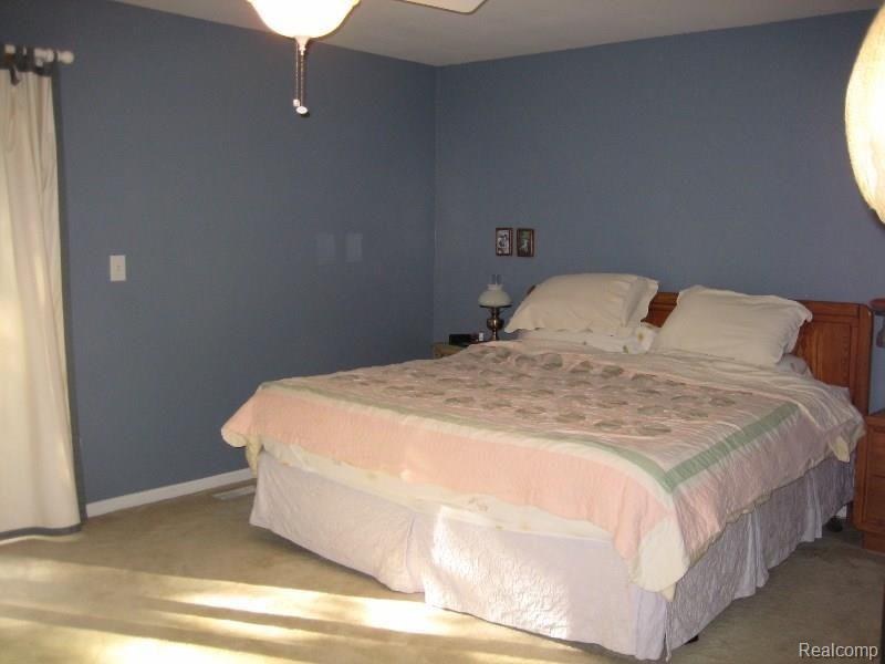 4263 Timberview Drive Howell, MI 48843 - Photo 21 of 26 Master Bedroom (800x600).jpg