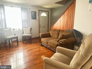 20 Prospect Street Lancaster, PA 17603 - Photo 2 of 16 Living room