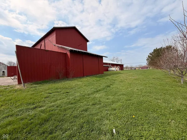 $699,000 | 6475 North 300 East, Whiteland, IN 46184